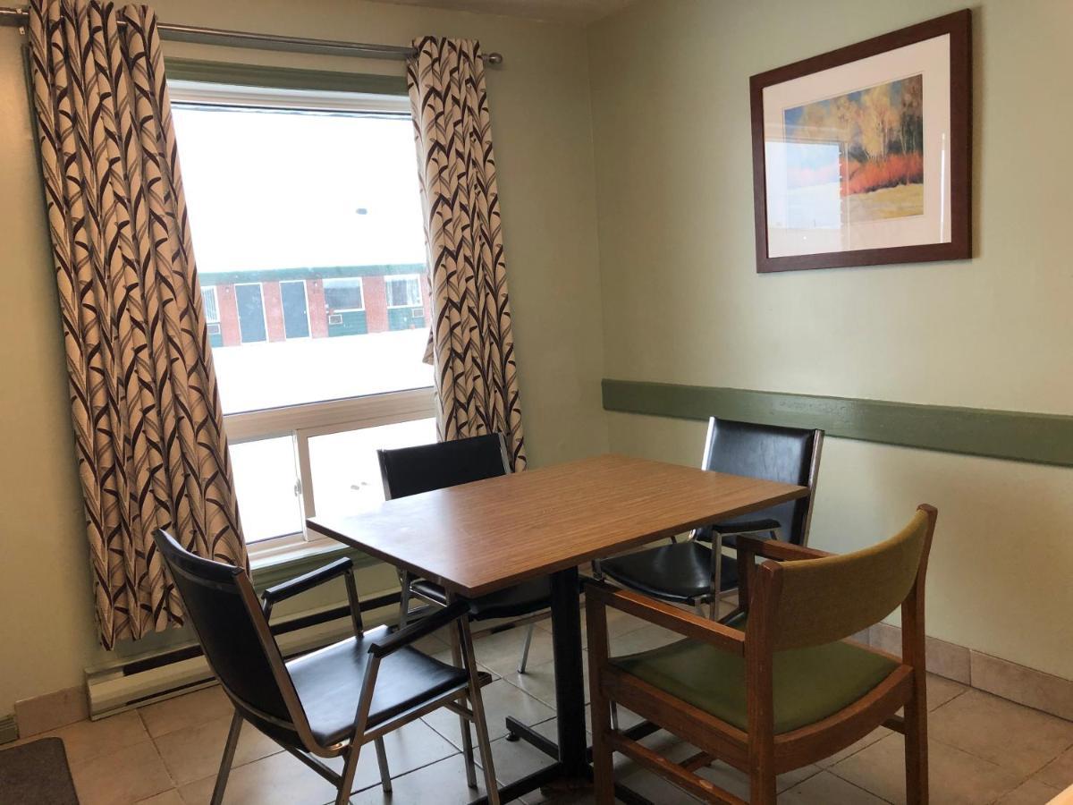 Cochrane Chimo Motel المظهر الخارجي الصورة