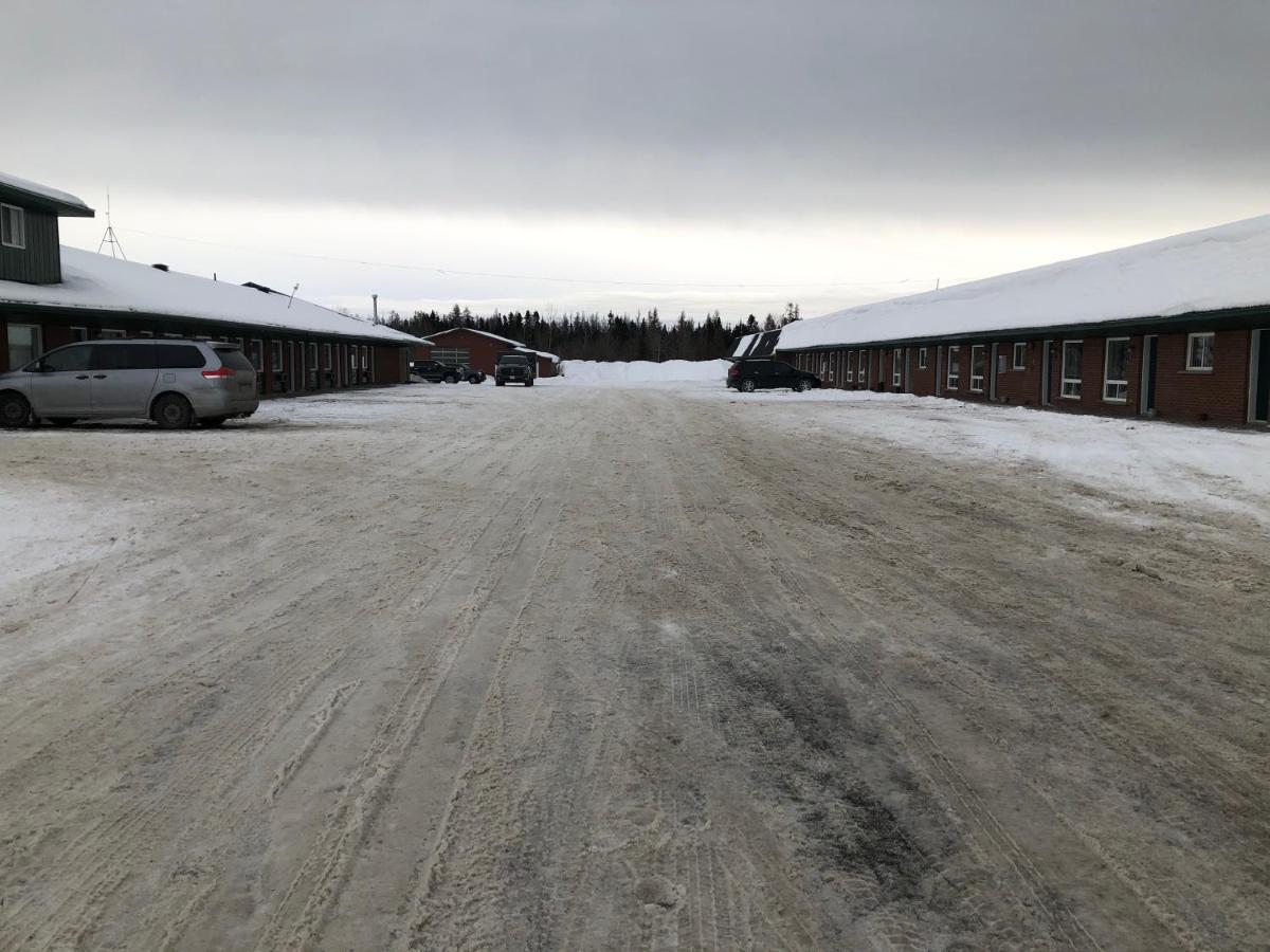 Cochrane Chimo Motel المظهر الخارجي الصورة